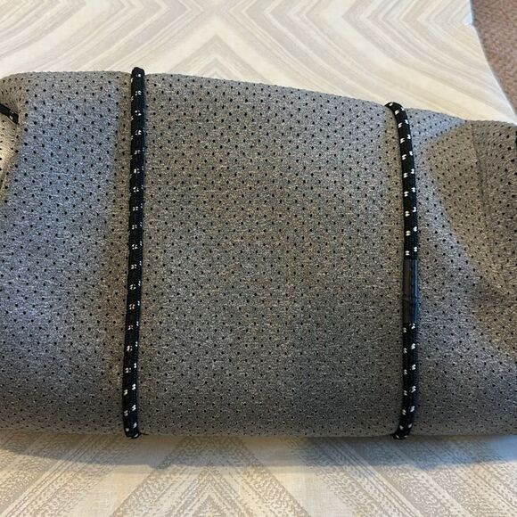 Ah-Dorned Women’s Silver/Heather Grey Neoprene Tote Bag with Small Zip Bag - Picture 3 of 8